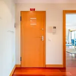 Penthouse With Pool View In By Lovelystay *