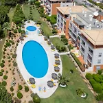 Penthouse With Pool View In By Lovelystay *