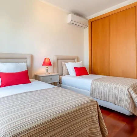 Penthouse With Pool View In By Lovelystay Apartamento *