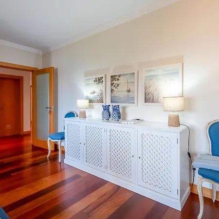 Penthouse With Pool View In By Lovelystay *