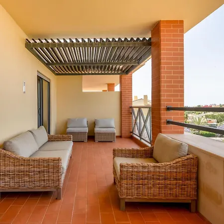 Апартаменти Penthouse With Pool View In By Lovelystay Албуфейра