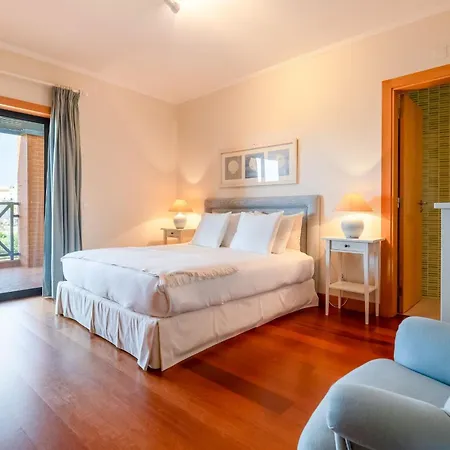 Apartman Penthouse With Pool View In By Lovelystay *