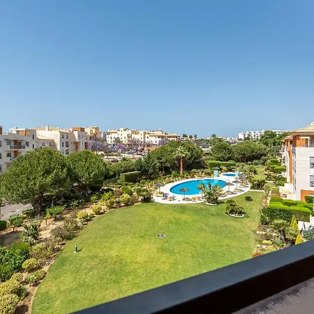 Апартаменти Penthouse With Pool View In By Lovelystay