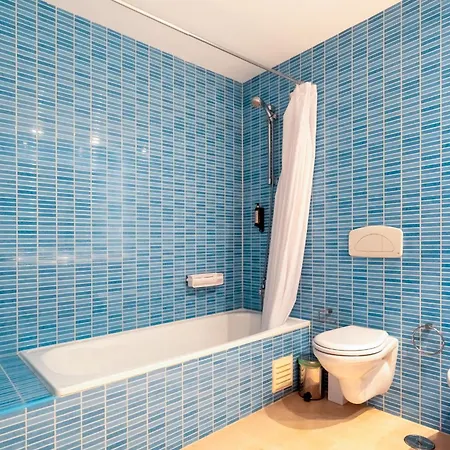 Penthouse With Pool View In By Lovelystay * Албуфейра